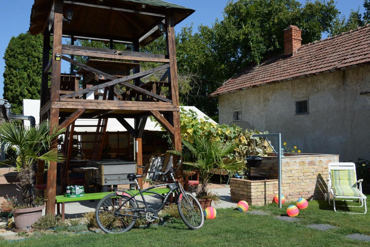 Unicum Vendeghaz Hotel Abadszalok Exterior photo